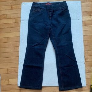 CONTRAST Pull on boot cut stretch dark washed jeans size 11